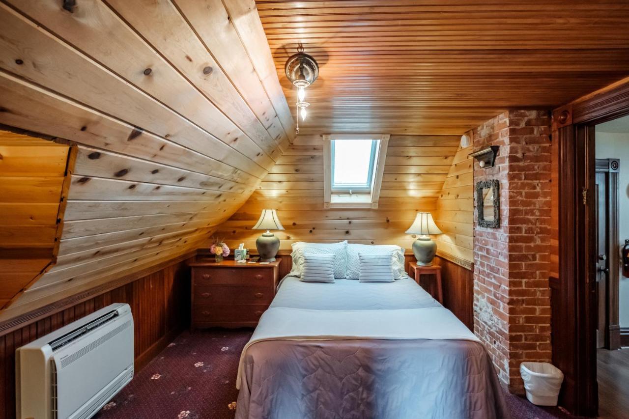Mamere'S Guest House Monmouth Екстериор снимка