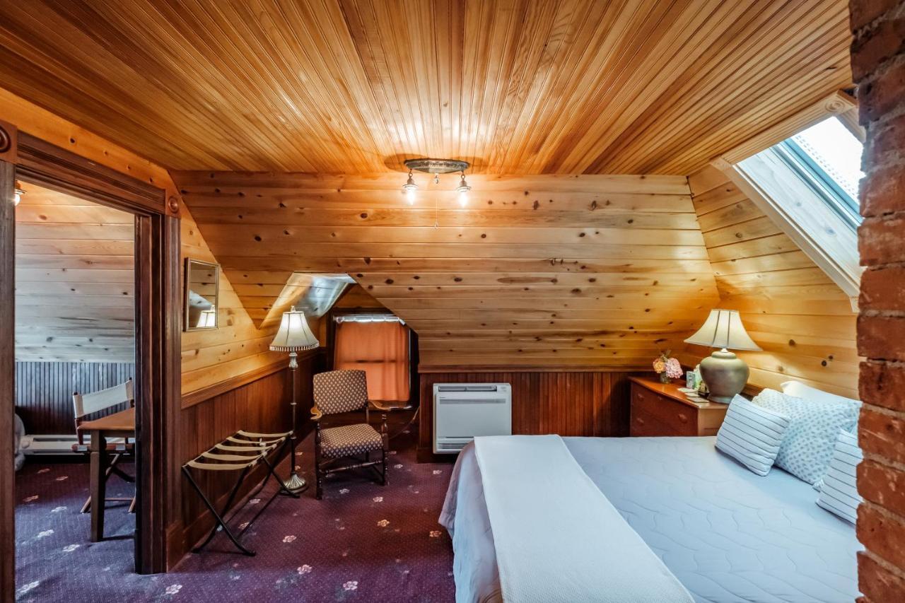 Mamere'S Guest House Monmouth Екстериор снимка