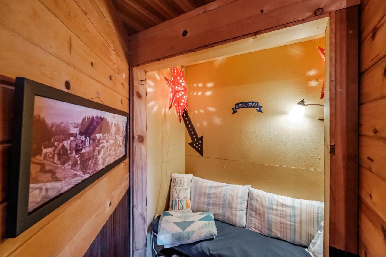 Mamere'S Guest House Monmouth Екстериор снимка