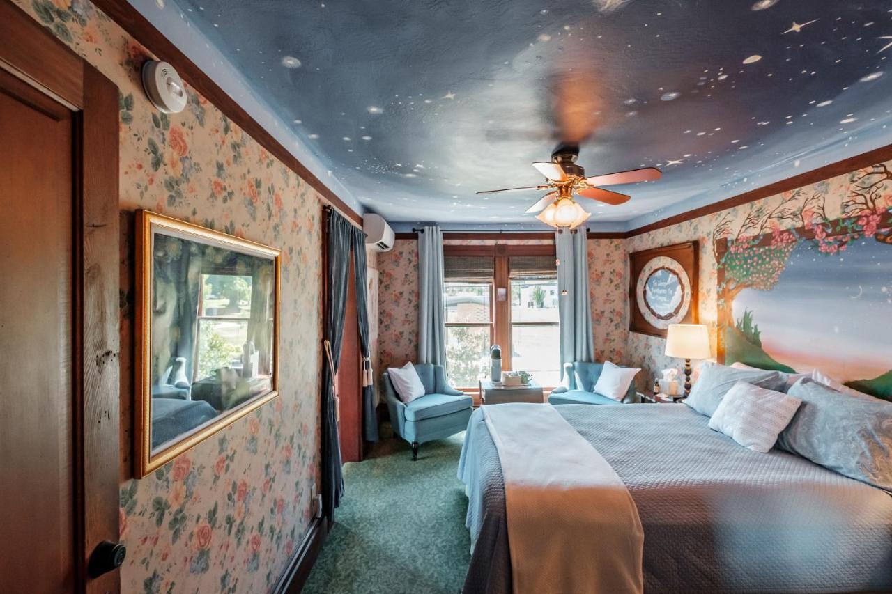 Mamere'S Guest House Monmouth Екстериор снимка