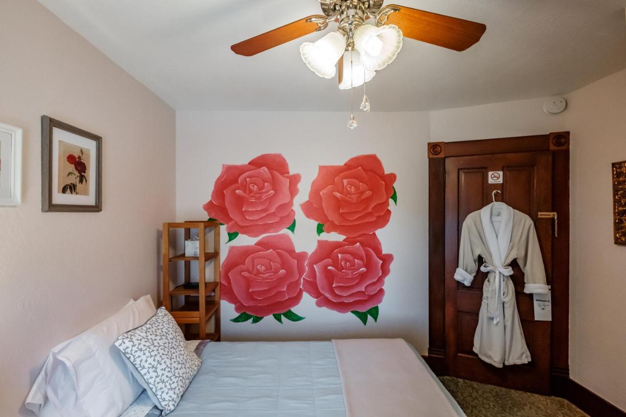 Mamere'S Guest House Monmouth Екстериор снимка