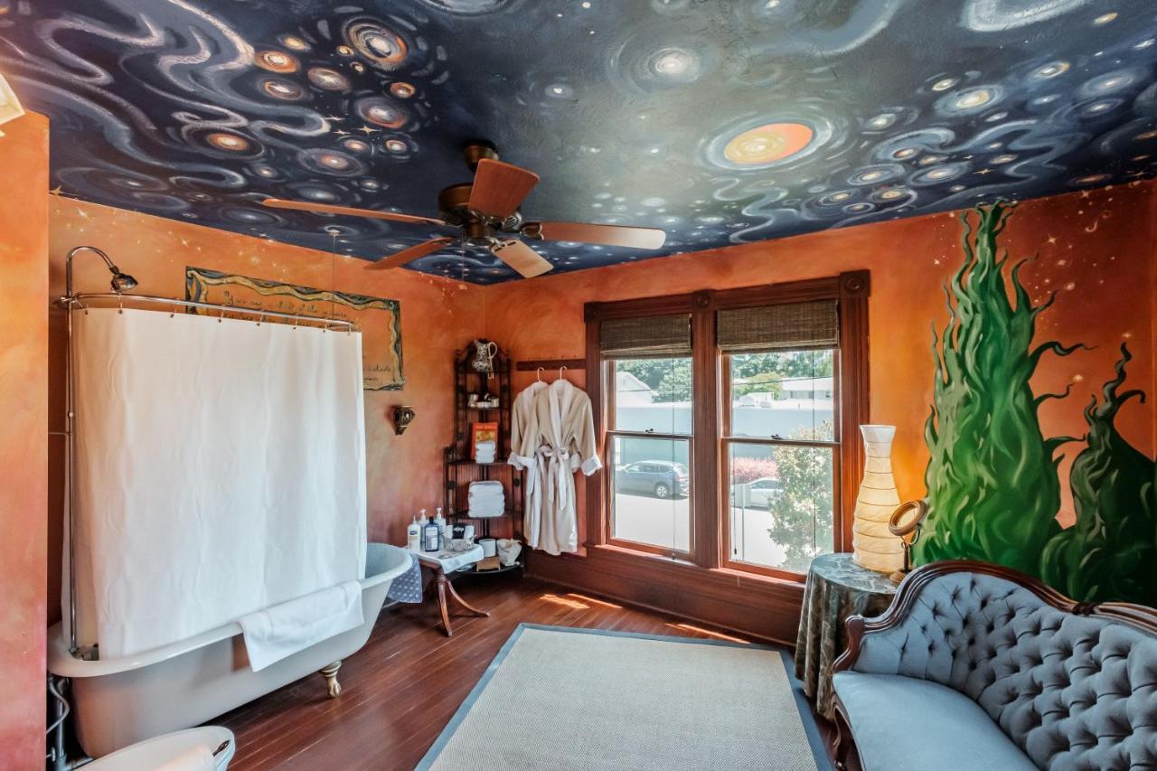 Mamere'S Guest House Monmouth Екстериор снимка