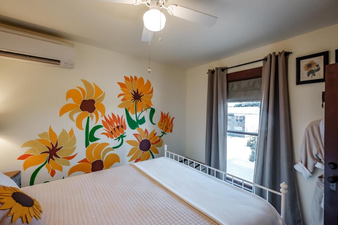 Mamere'S Guest House Monmouth Екстериор снимка