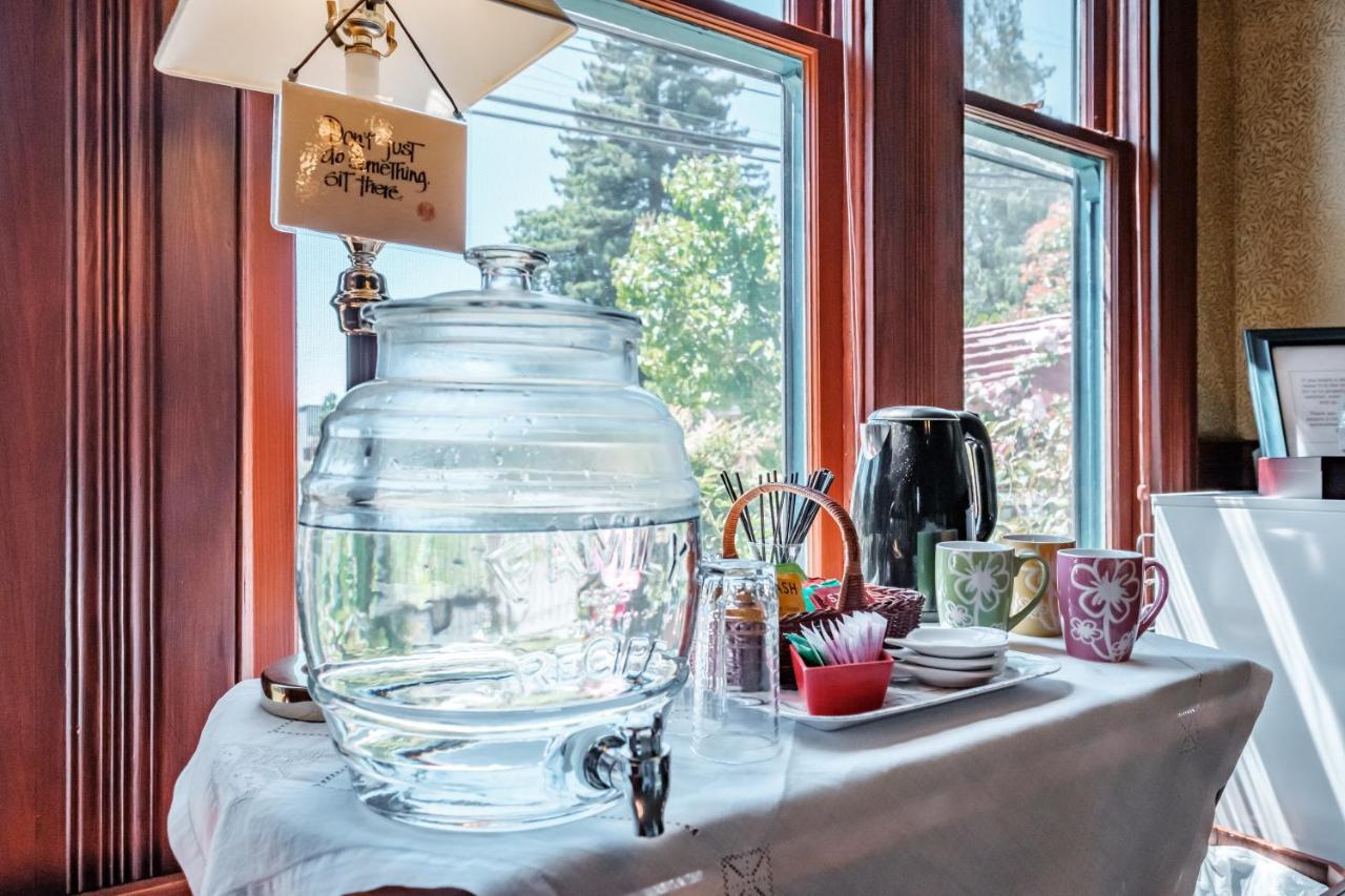 Mamere'S Guest House Monmouth Екстериор снимка