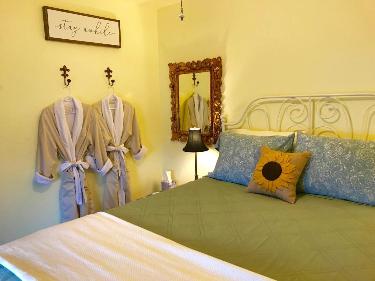 Mamere'S Guest House Monmouth Екстериор снимка